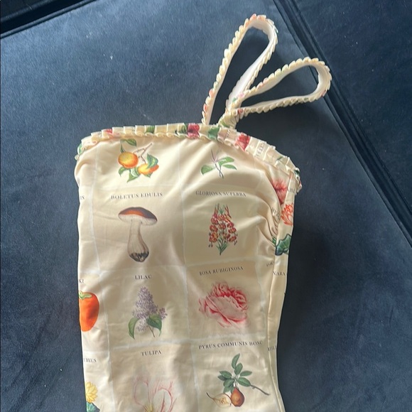 Floral Print kingdom and staff One Piece - Picture 3 of 3